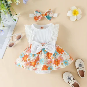 Vestido floral con lazo blanco