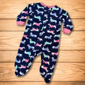 Pijama azul con perritos salchicha